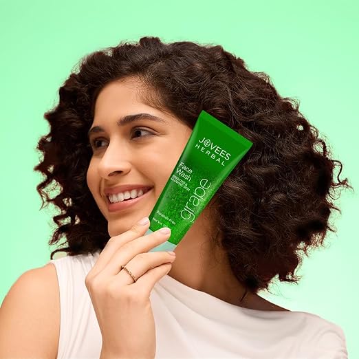 JOVEES HERBAL GRAPE FACE WASH WITH GRAPE SEED & ORANGE PEEL EXTRACTS - 120ML